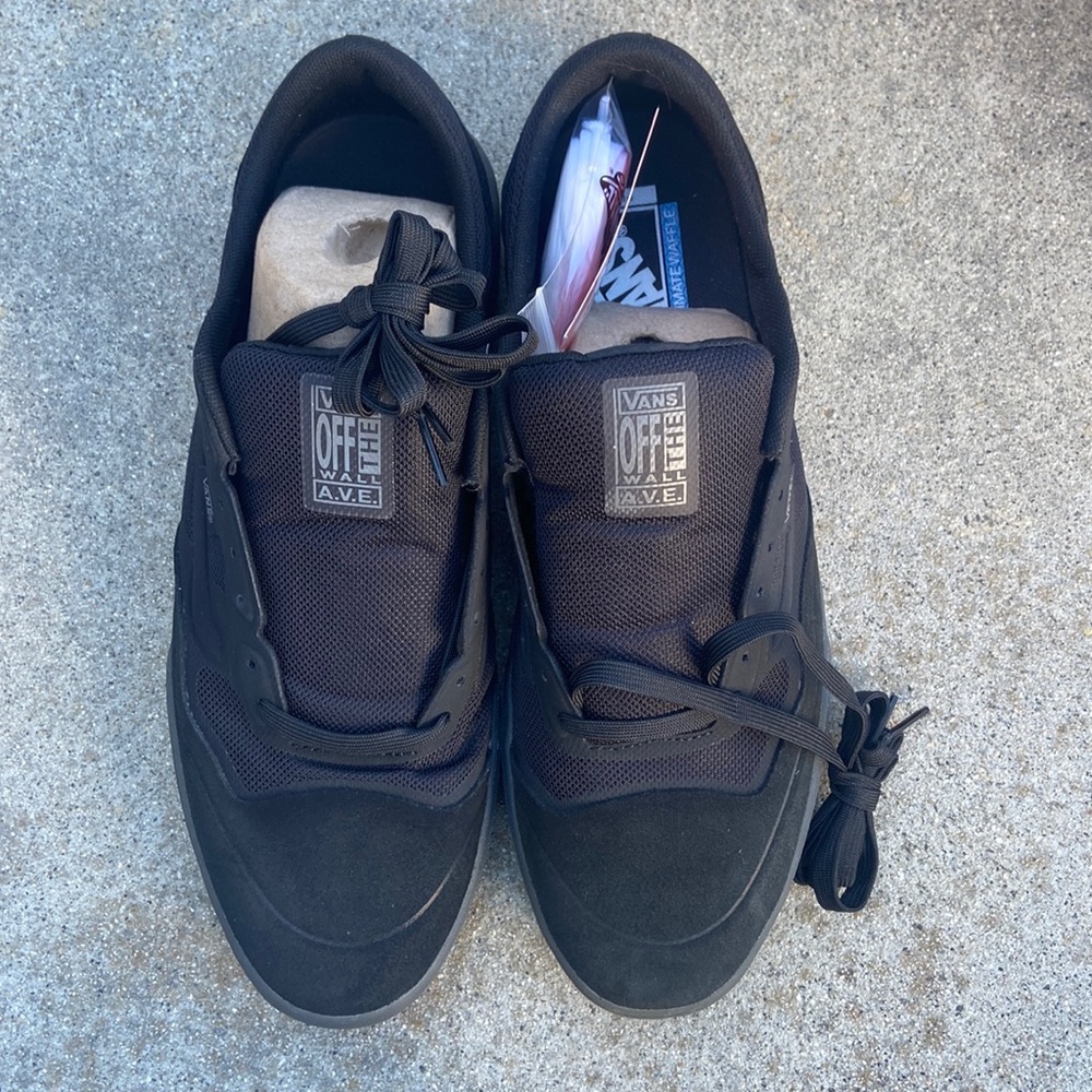 Brand new Vans Ave Pro size 11.5